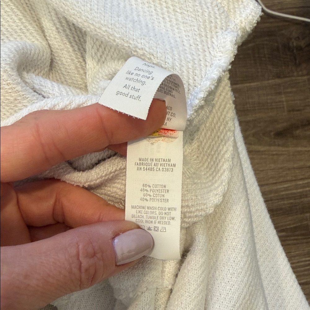 Aerie Cream Sweatshirt - Picture 4 of 4